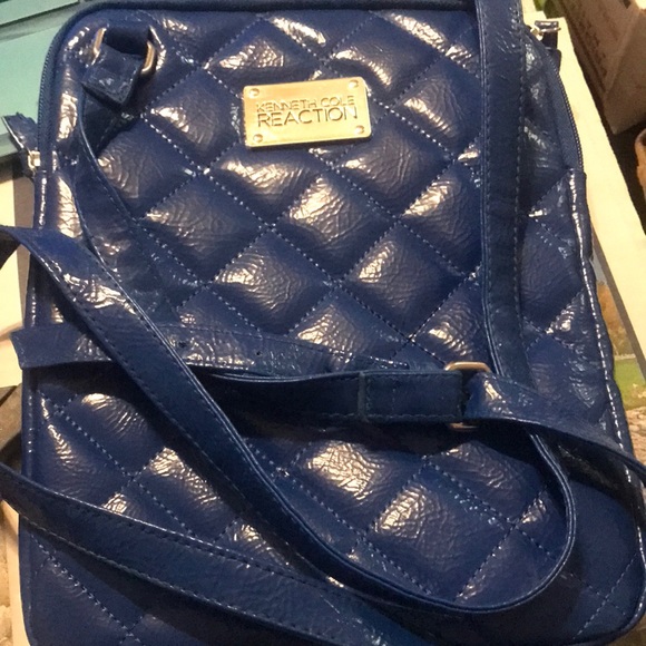 Kenneth Cole Reaction CrossoverBag/IPad Case - Picture 1 of 1